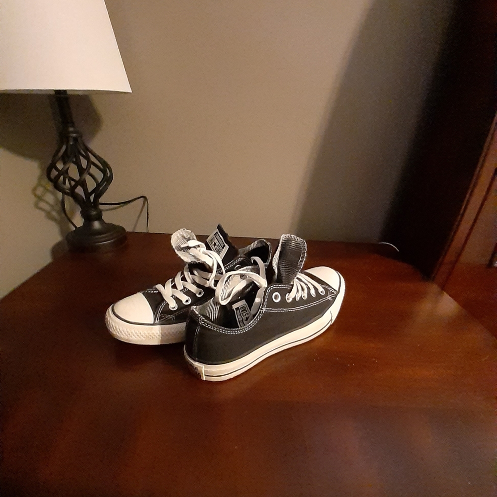 womans size 9 converse